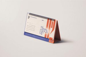 Free Horizontal Desk Calendar Mockup