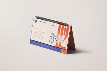 Free Horizontal Desk Calendar Mockup