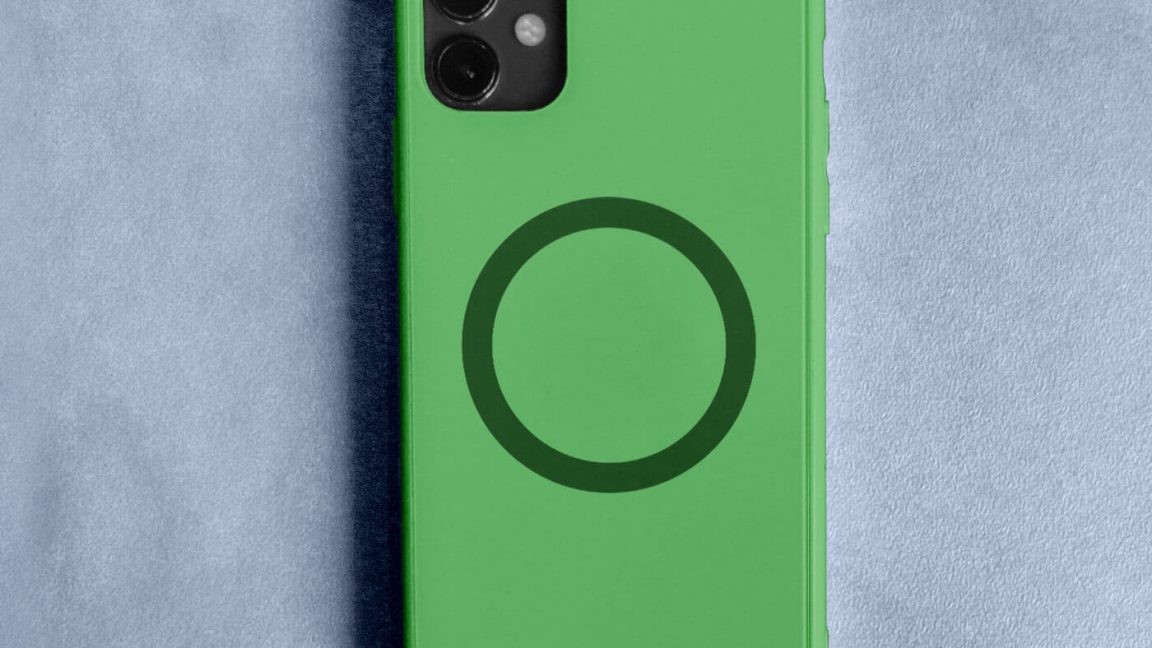 Free iPhone 14 Pro Back Cover Matt Case Mockup PSD PSD PsFiles