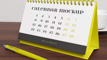 Free Desk Calendar With Pen Mockup PSD