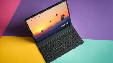 Free Tablet PC Mockup PSD