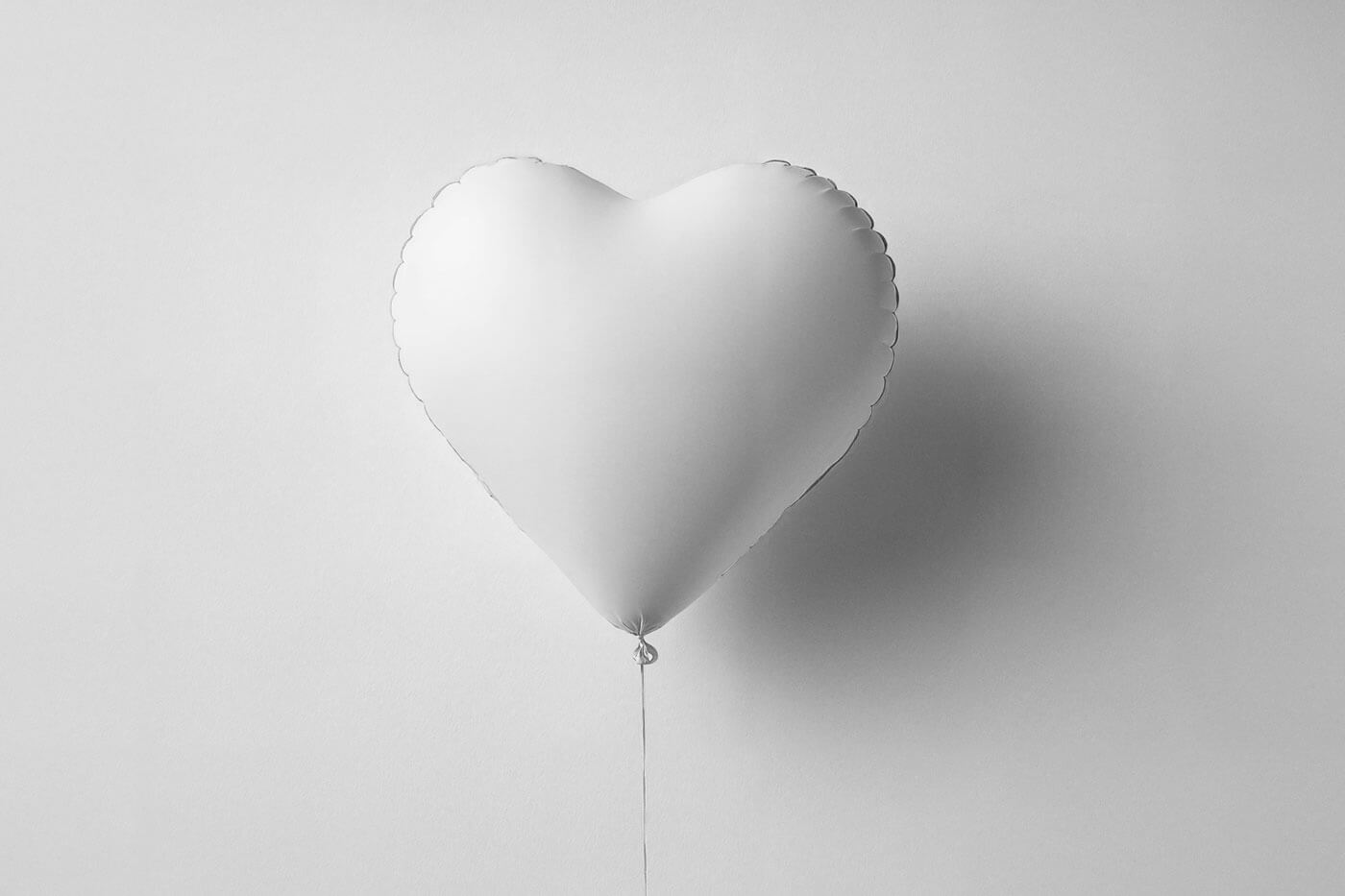 Free Valentines Day Heart Balloon Mockup PSD