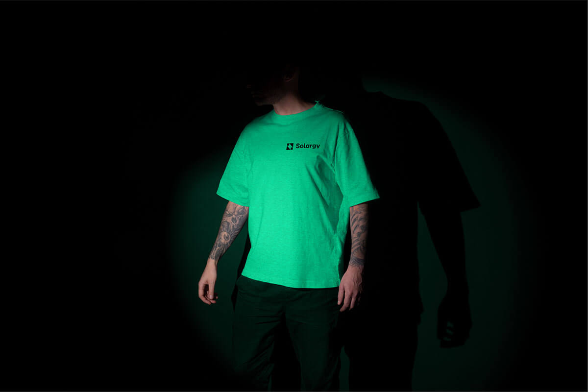 Free Loose Fit Half-Sleeve T-shirt Mockup PSD