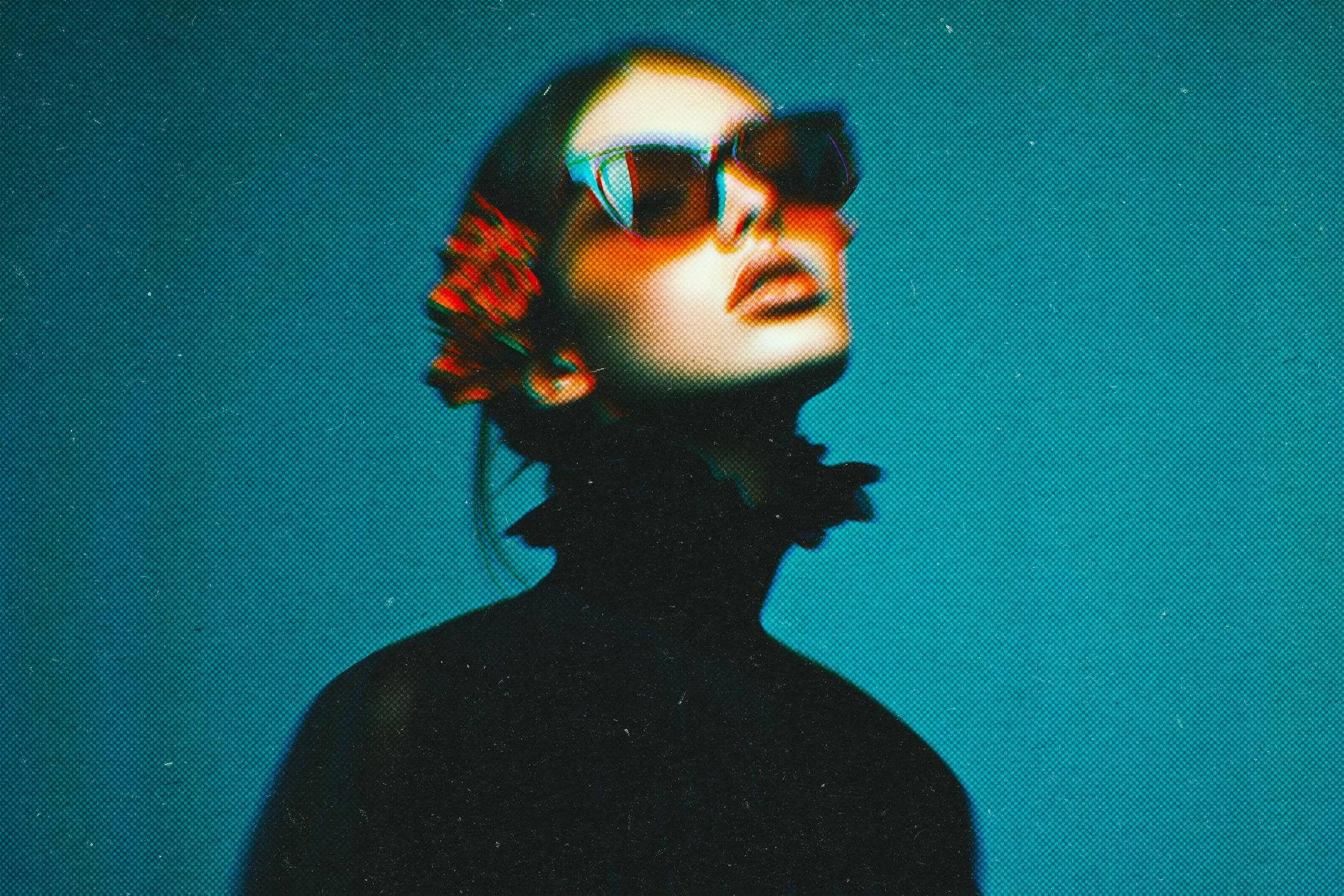 Free Halftone Distortion Photo Effect PSD