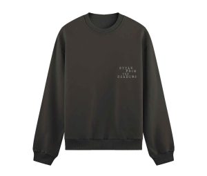 Free Crewneck Sweatshirt Mockup PSD