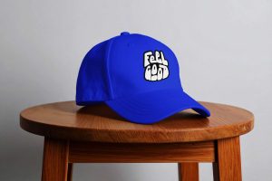 Free Wooden Stool Baseball Cap Mockup PSD