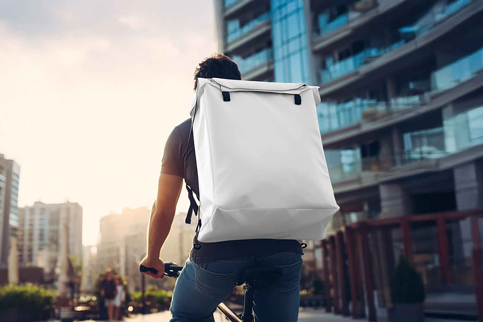 Free Delivery Bag Mockup PSD